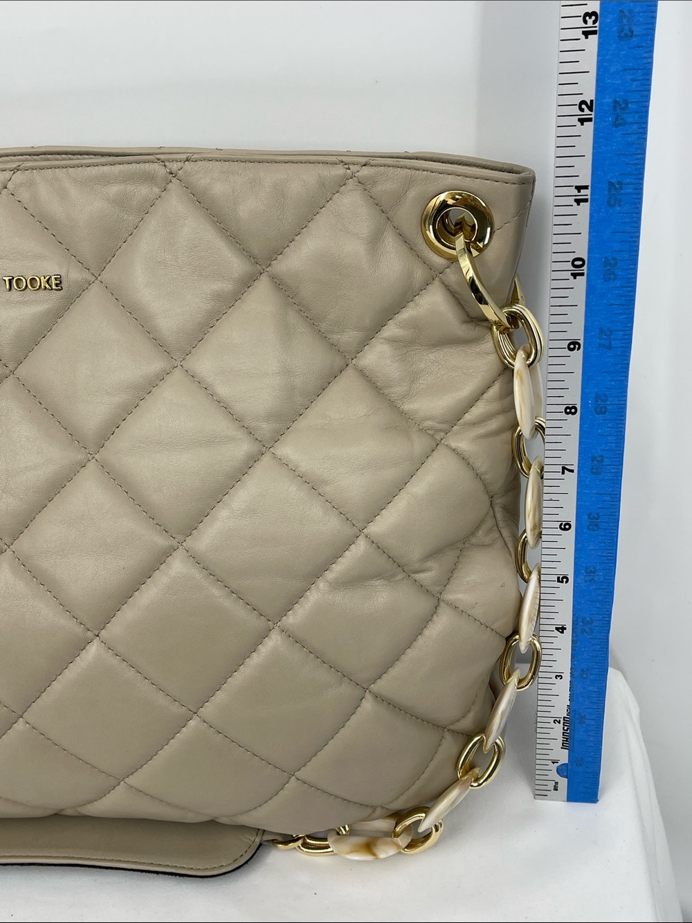 KELLY TOOKE Beige Leather Shoulder Bag with Red Suede Interior QUILTED STITCHING - Picture 10 of 12